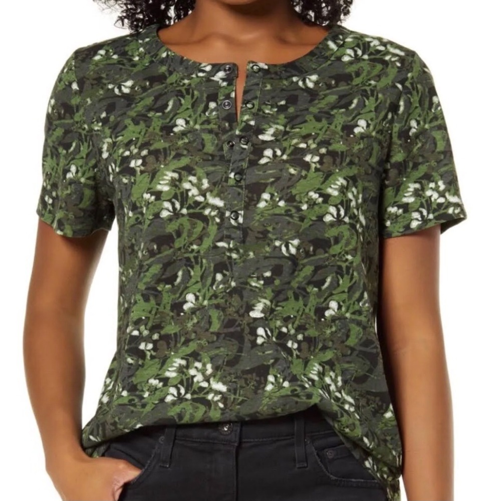 Nordstrom Caslon Green Floral Snap Front Short Sleeve Tee Shirt Small